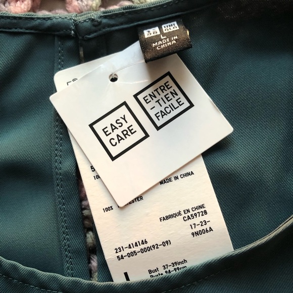 NWT UNIQLO Green Drape Sleeveless Blouse - Picture 7 of 9
